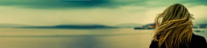 woman-looking-ocean-1920x450